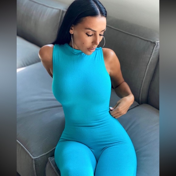 New naked wardrobe sleeveless turquoise jumpsuit - Picture 6 of 6